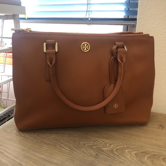 Tory Burch Handbags - Tory Burch Purse Camel